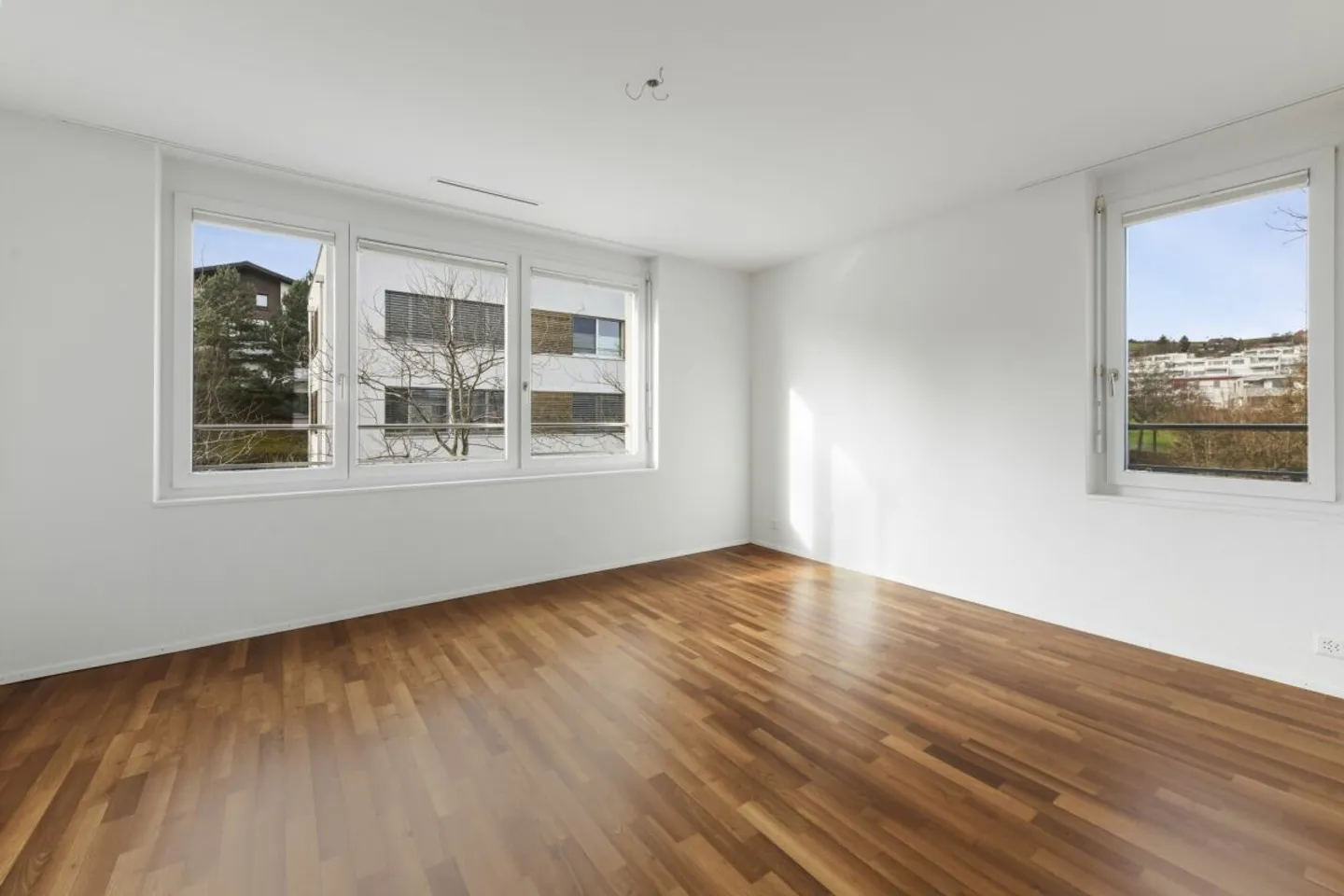 Minergie, modern comfort and attractive living with light, tranquility, and plenty of space! - Photo 11 of 13