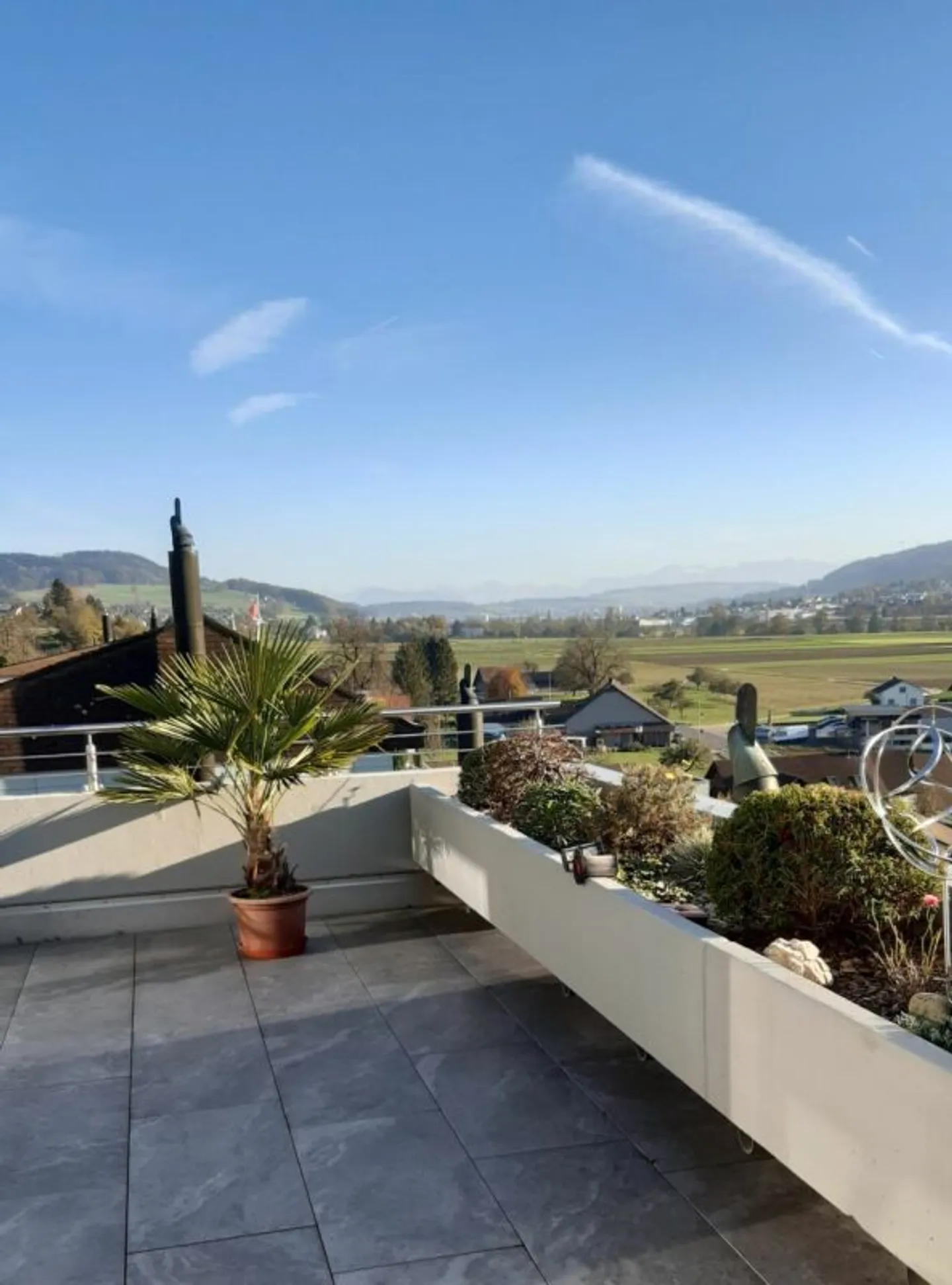 Sonnige Terrassenwohnung mit Aussicht - Foto 1 von 10