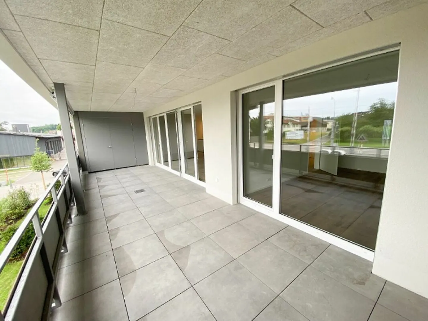 Vivere con stile con un grande balcone da sogno - Foto 6 di 7