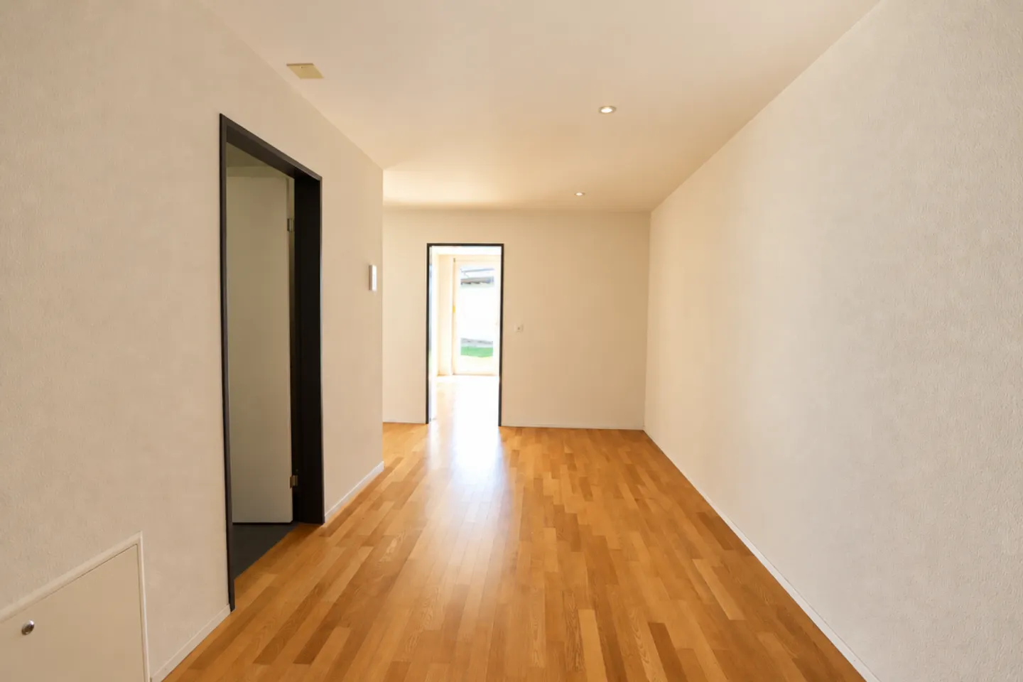 Helle 3.5-Zimmer-Wohnung im Erdgeschoss mit Gartensitzplatz! - Photo 7 of 13