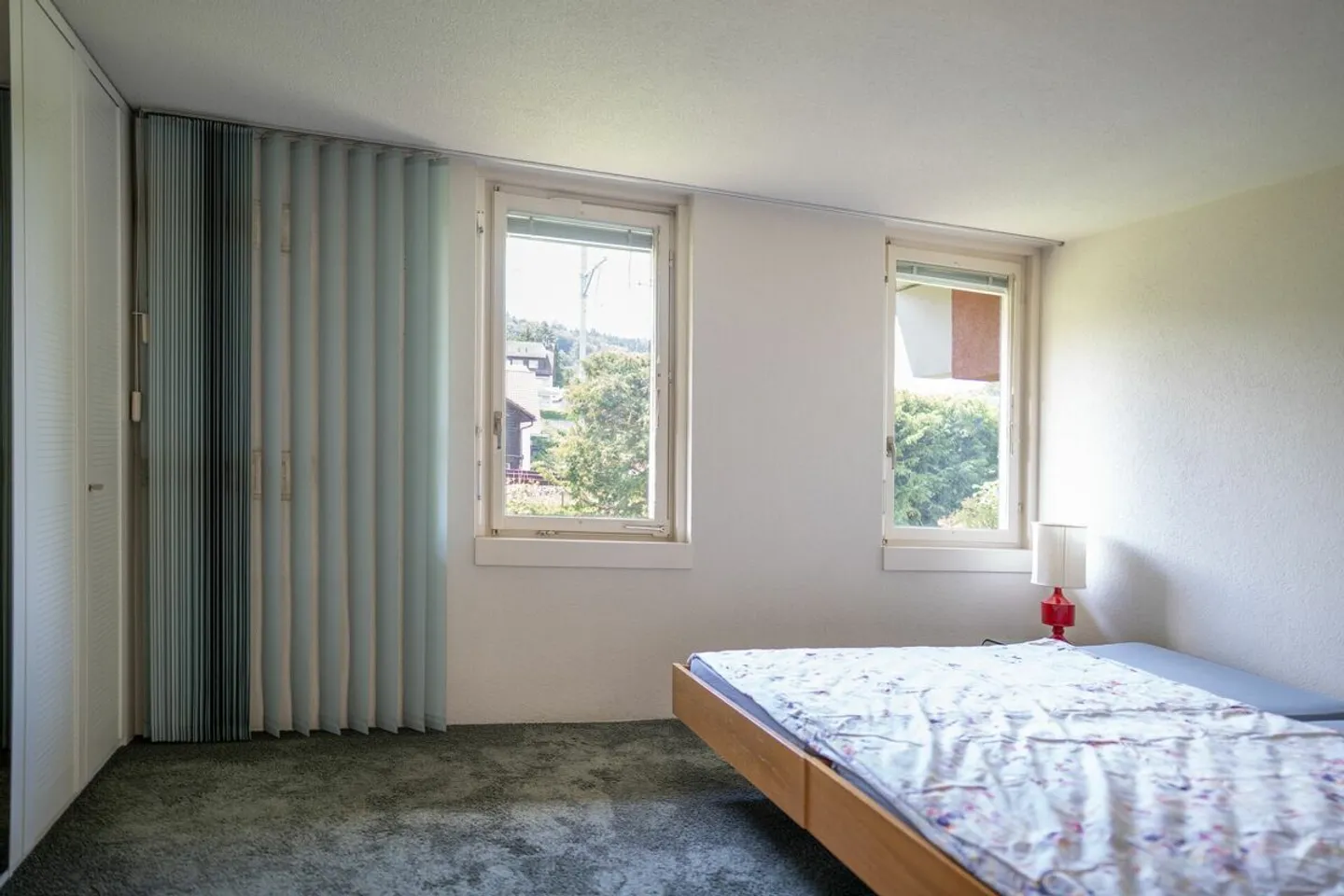 Appartamento duplex di 5.5 locali con vista da sogno, piscina esterna e campo da tennis - Foto 6 di 13