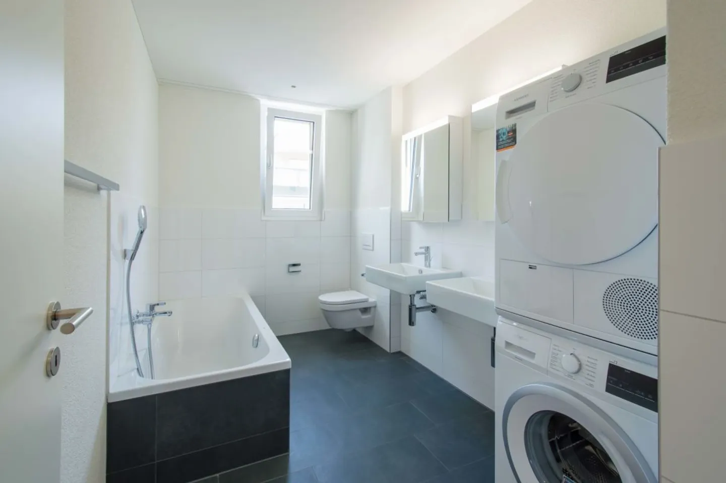 Geräumige Wohnung mit Balkon - Foto 5 von 12