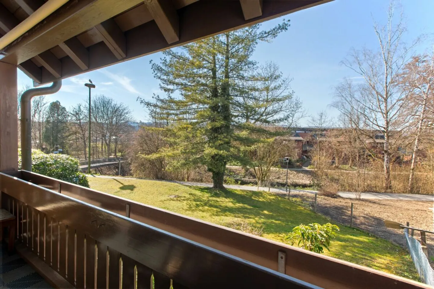 Zentral mit Blick ins Grüne! - Foto 10 von 12