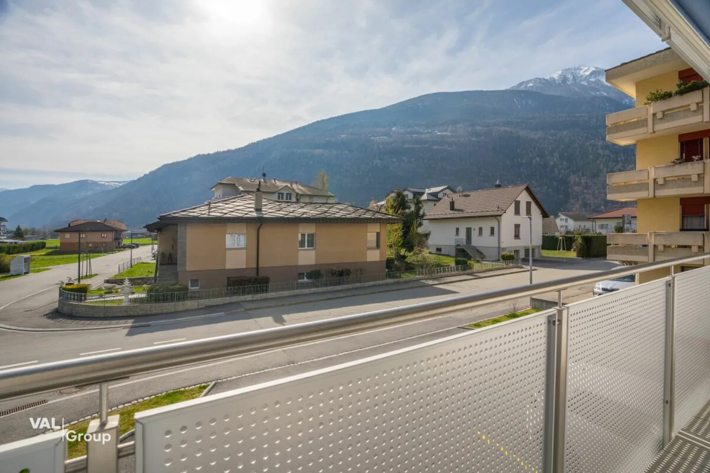 Bright 3.5-room new apartment with balcony - Living in Steg - Photo 9 of 13