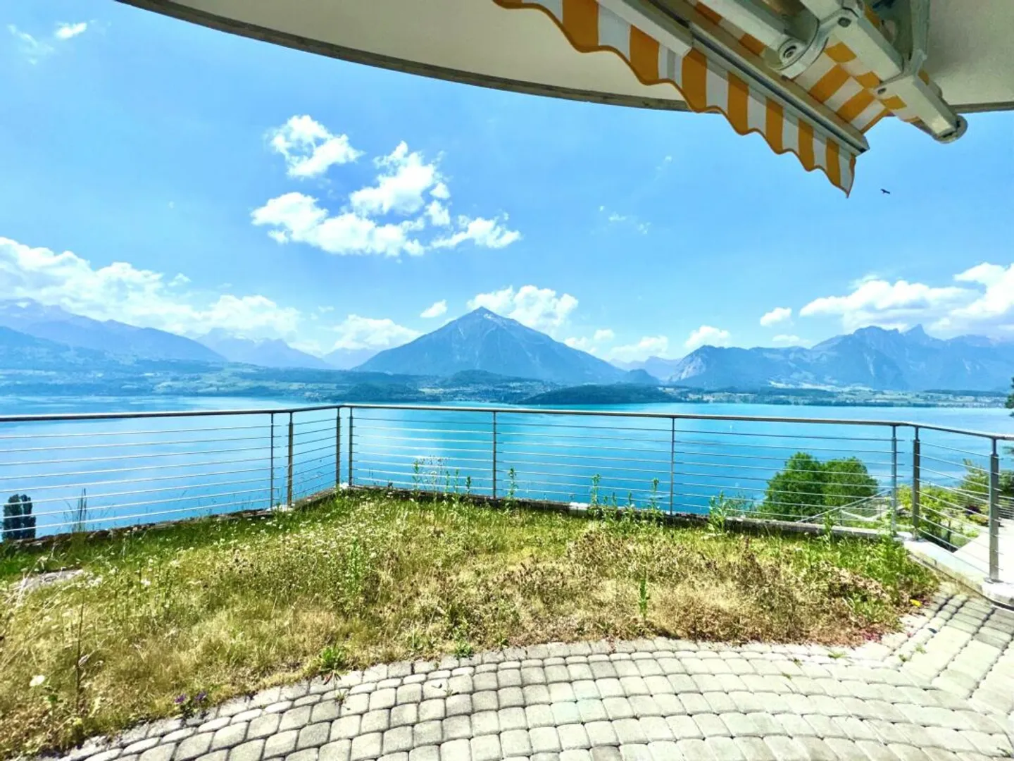 Charming Property in a Sunny Location - Photo 3 of 13