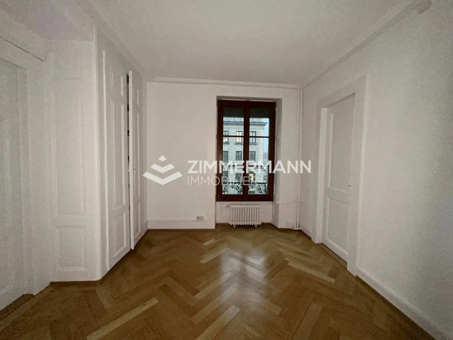 Two private offices of 14 m² and 8 m² in a large shared space - opposite the Cornavin train station - Photo 1 of 1