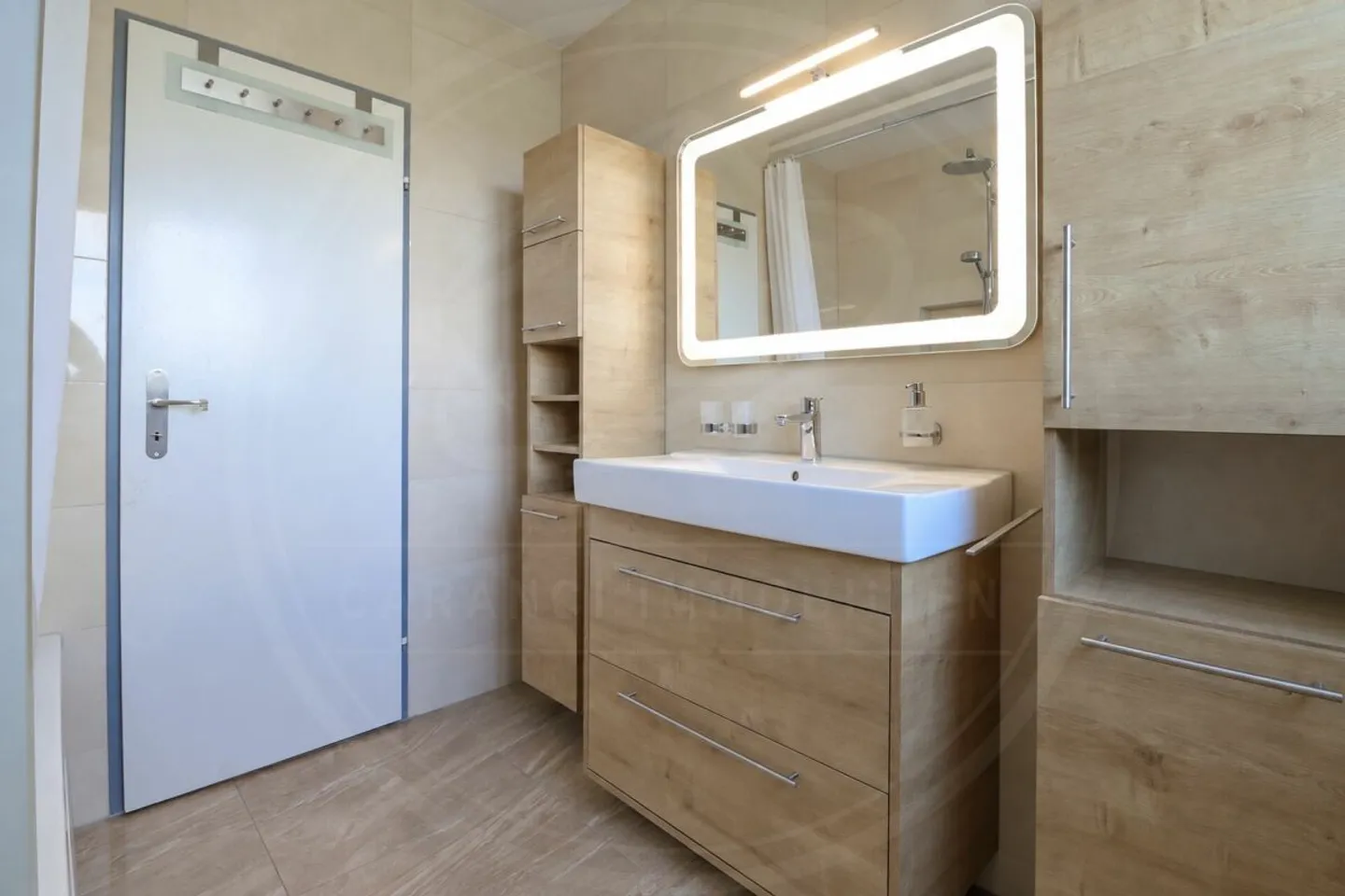 Renovated Family Apartment - Photo 7 of 13