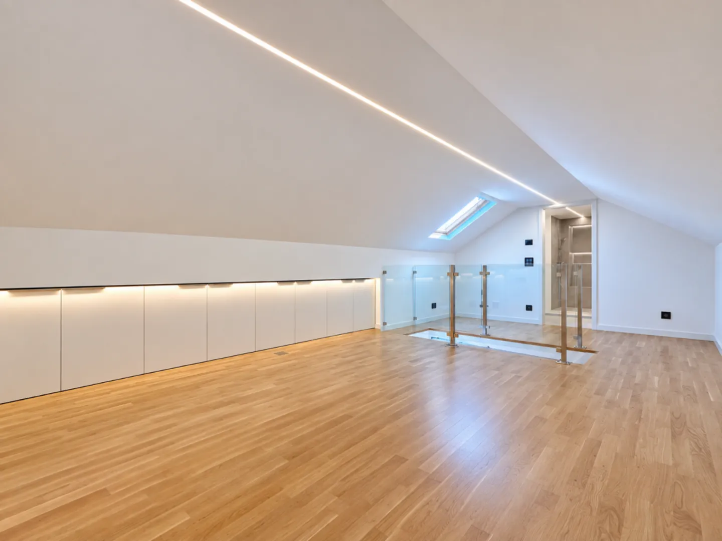 Exceptional renovated attic - Photo 12 of 13