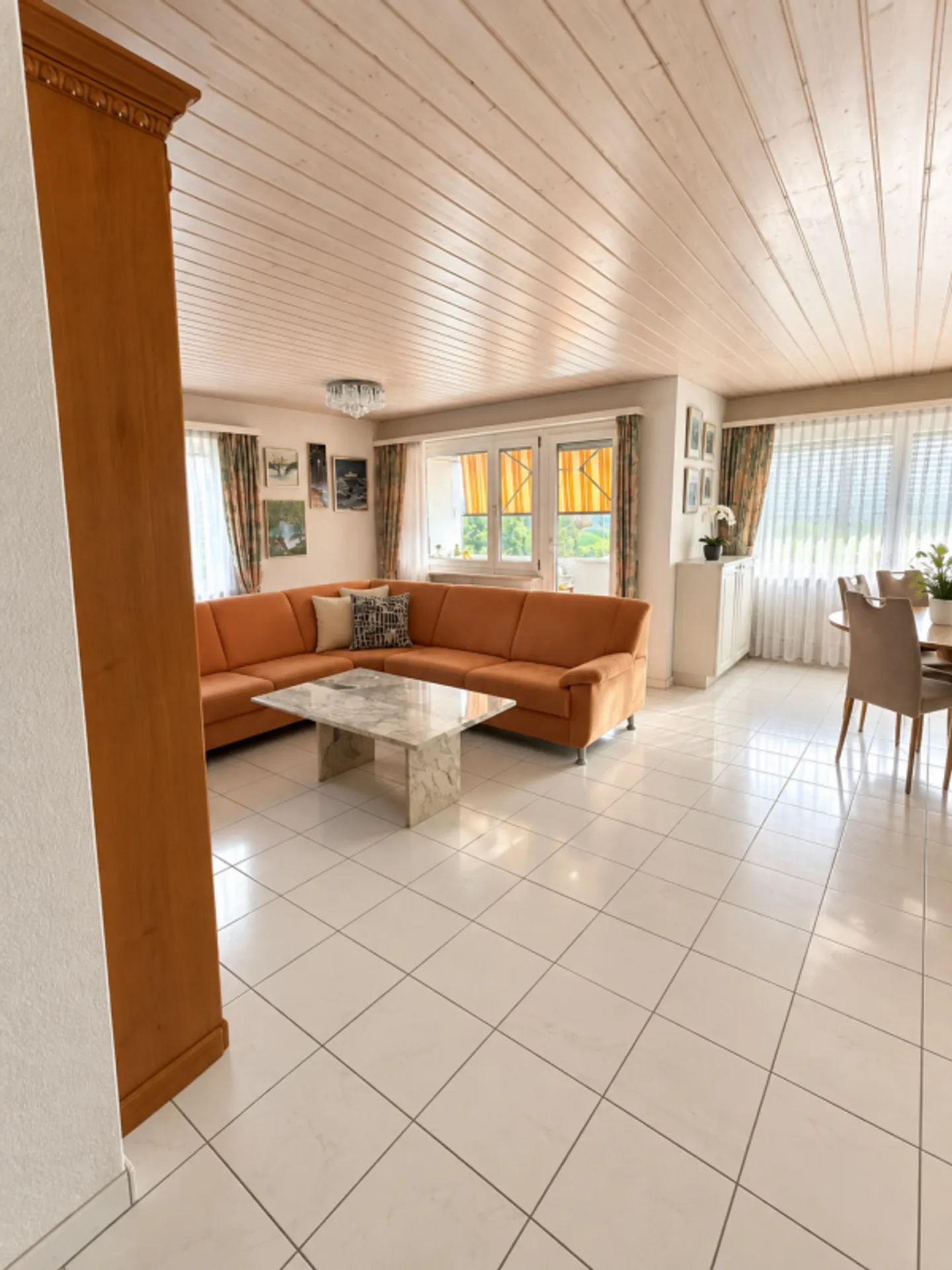 Au-dessus des toits de Herisau - 4 1/2 pièces, terrasse de rêve & 2 garages - Photo 3 sur 13