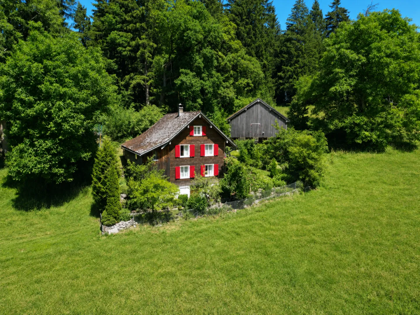 Detached and spacious weekend and holiday home in a sunny location in Obstalden - Photo 1 of 13
