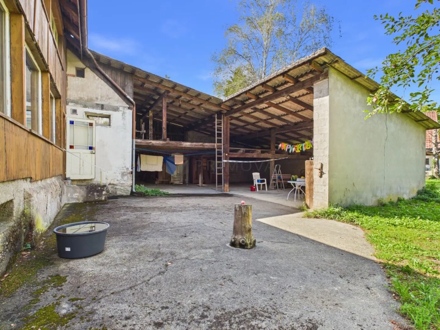 Ferme bien entretenue avec grande réserve foncière dans le beau Seeland - Photo 4 sur 13