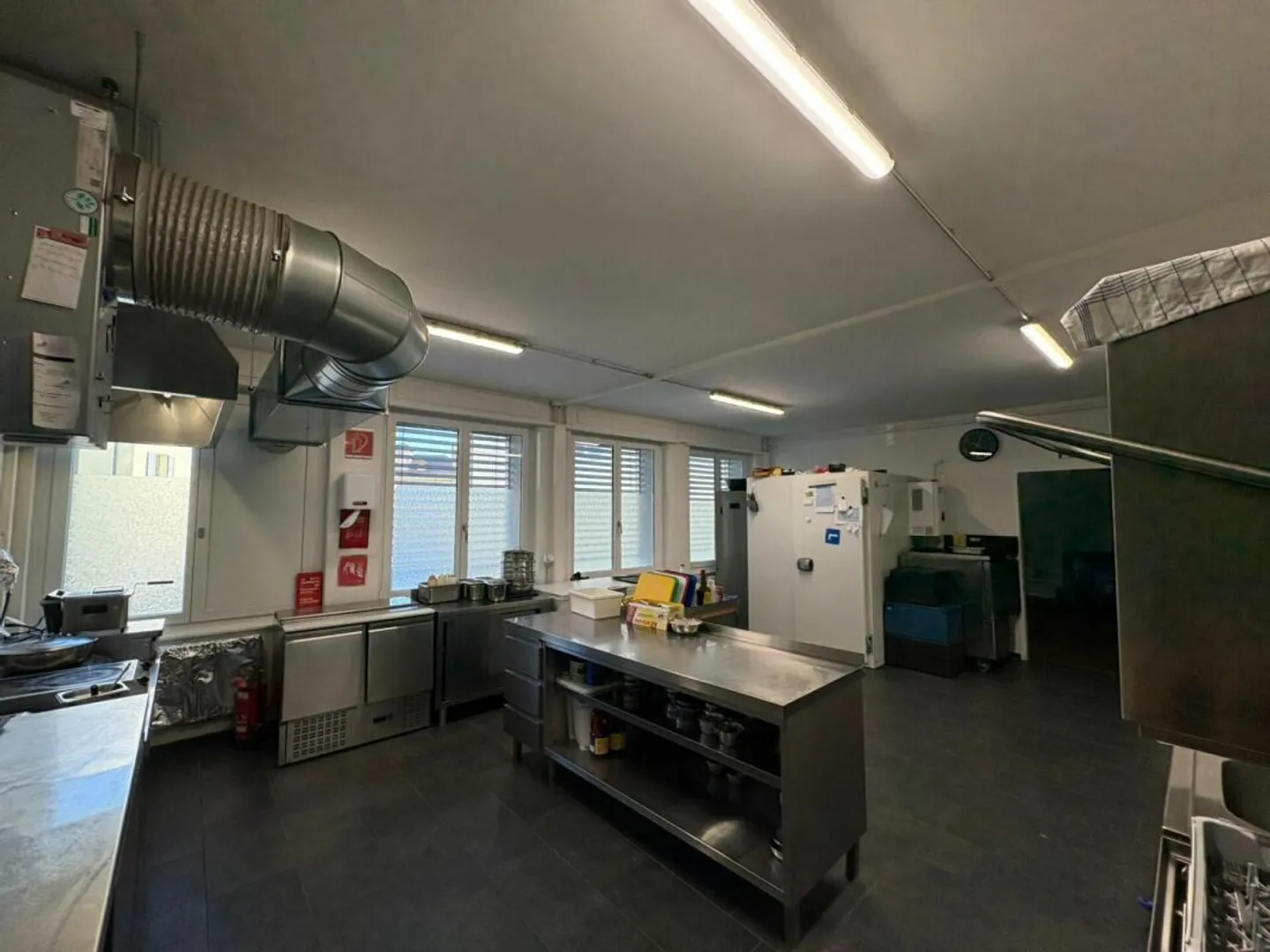 Modern restaurant premises in a good location in Liebefeld for takeover - Photo 8 of 9