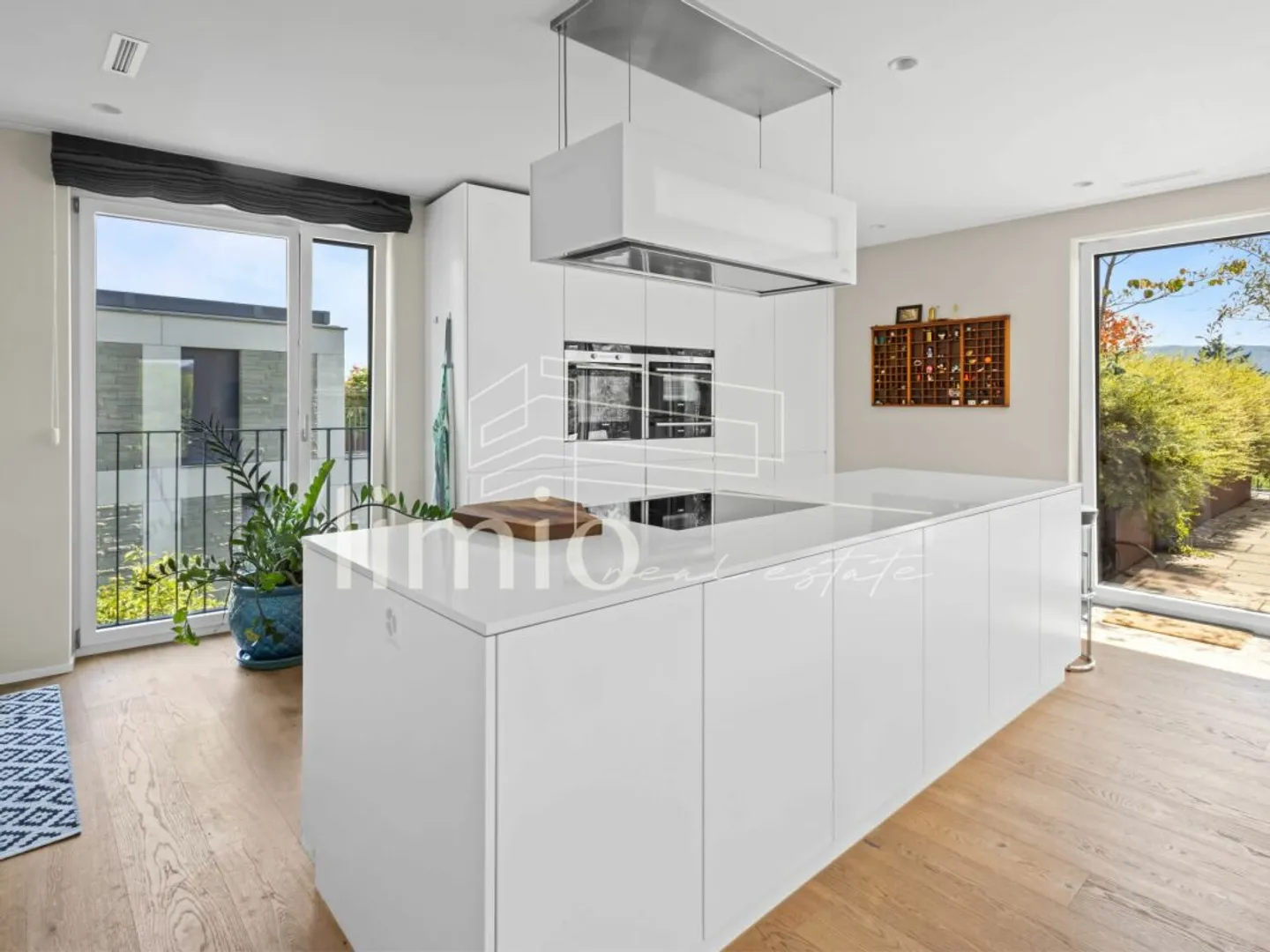 Unique Attic Maisonette on the Gold Coast with Panoramic Lake View - Photo 3 of 13