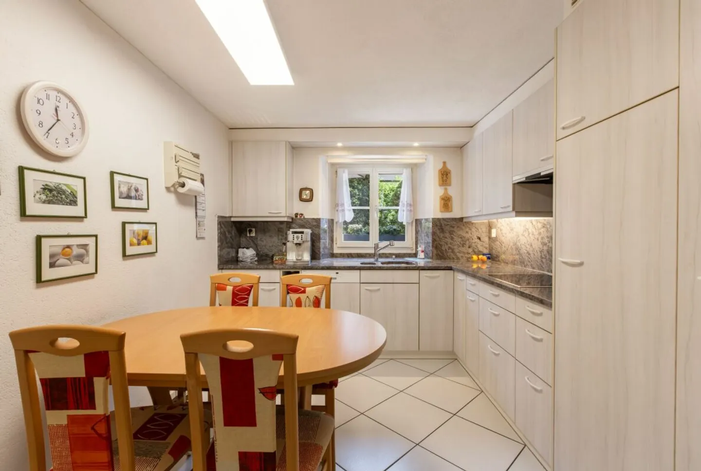 Beautiful Townhouse in Glarus - Photo 2 of 9