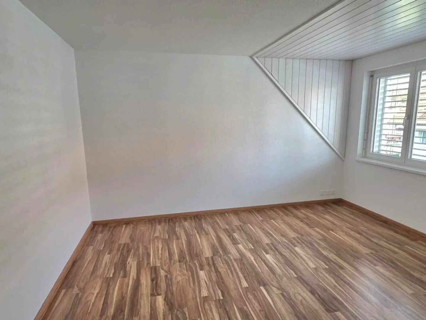 For sale immediately or by arrangement, very large, well-maintained 4.5 room apartment in Biberist. - Photo 8 of 13