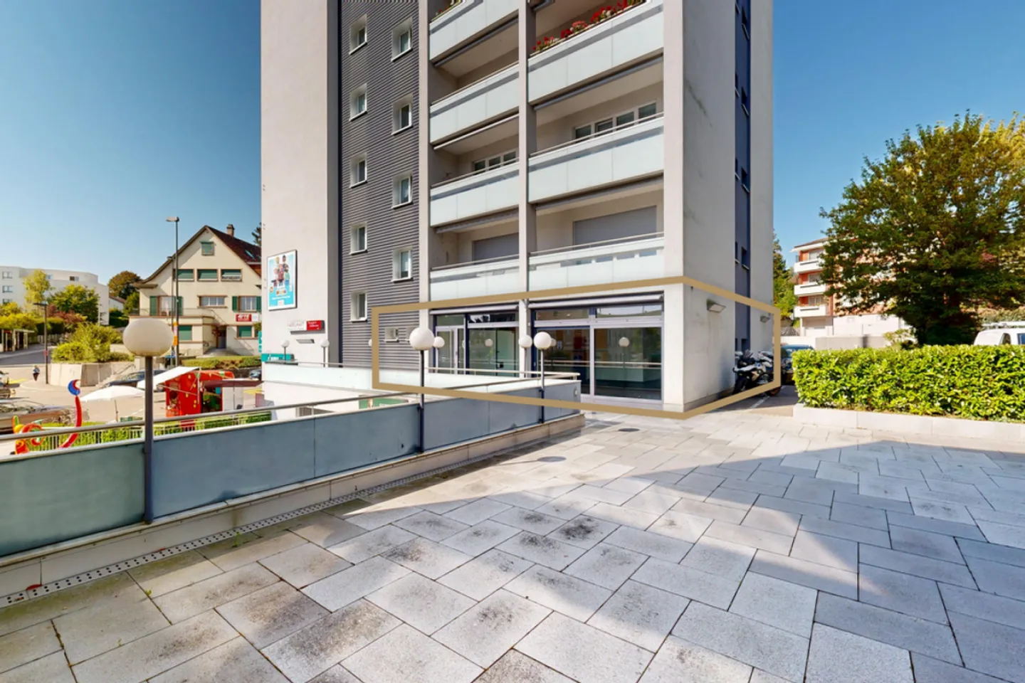 Spazio ufficio / negozio attraente al piano terra con terrazza e magazzino - Foto 5 di 12