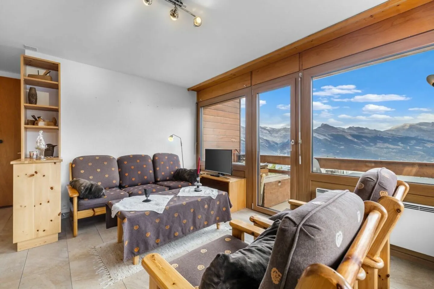 2.5-room apartment close to the ski lifts - Photo 4 of 13
