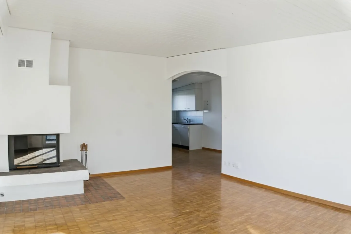 Ampio appartamento di 4,5 stanze con camino a Busswil TG - Vivere con charme e comfort - Foto 2 di 12