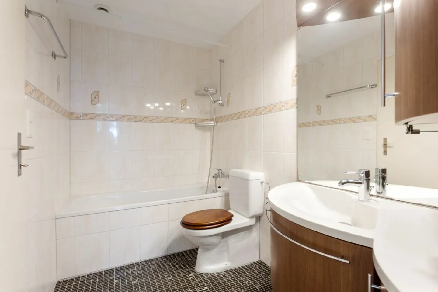 Appartement familial ensoleillé et calme avec de nombreux extras ! - Photo 11 sur 13