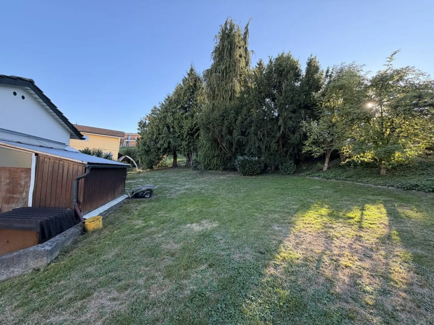 Casa unifamiliare recentemente ristrutturata con grande giardino - Foto 8 di 13