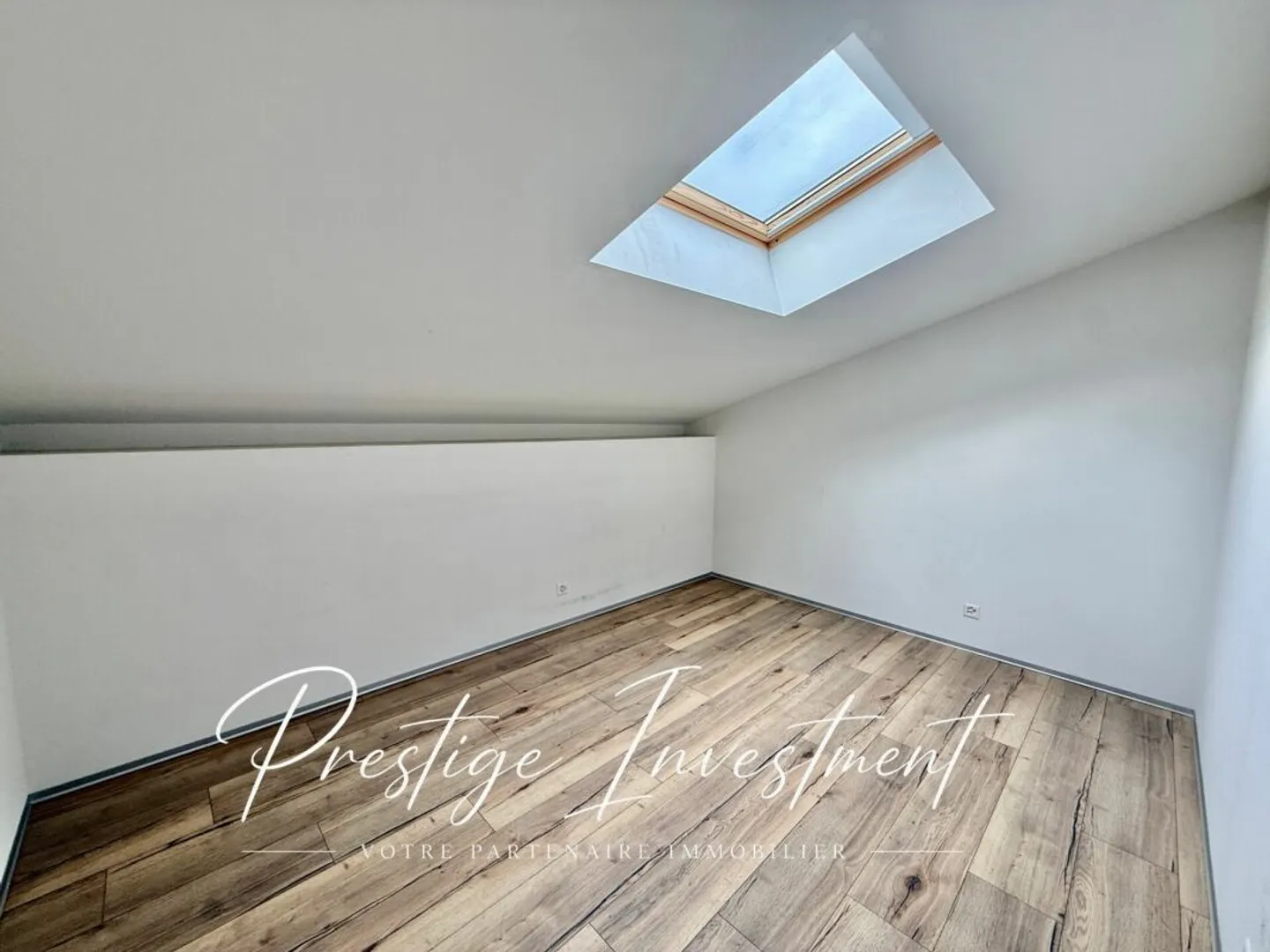 ATTICO - DUPLEX DI 4,5 STANZE & 188 M2 - LEYTRON - Foto 11 di 13
