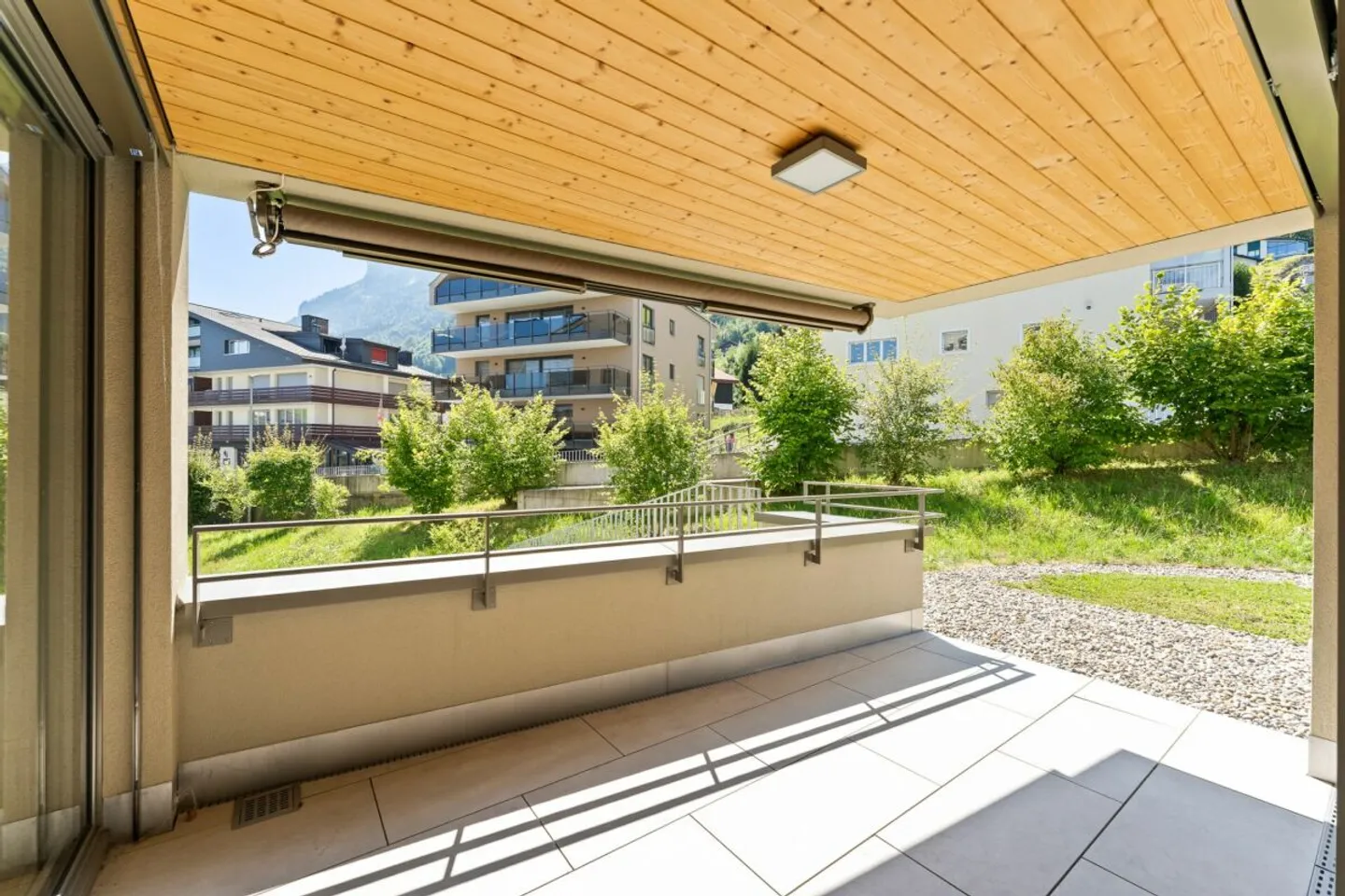 Appartement moderne avec jardin - Photo 4 sur 10