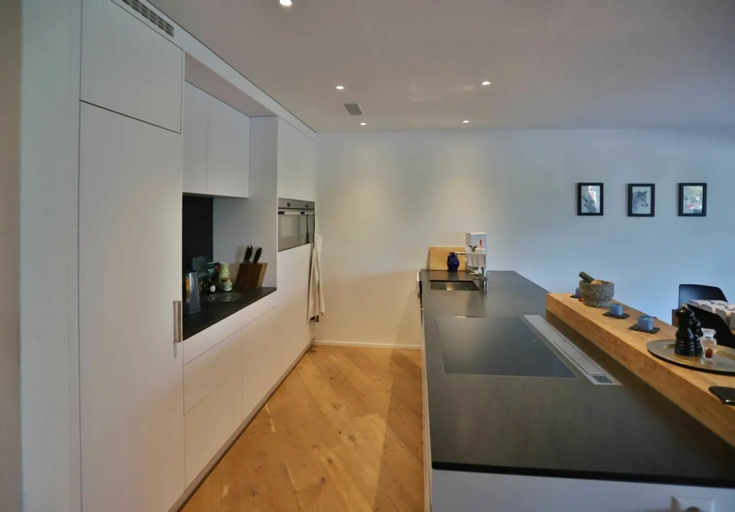 Modern living comfort just a few steps from Lake Zurich - Photo 4 of 9