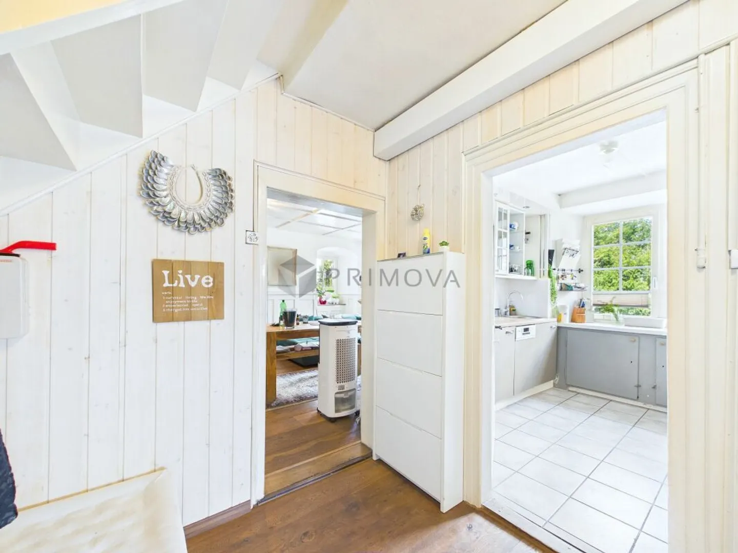 Stylish 6.5 Room Apartment with Character by Lake Zurich - Photo 11 of 13