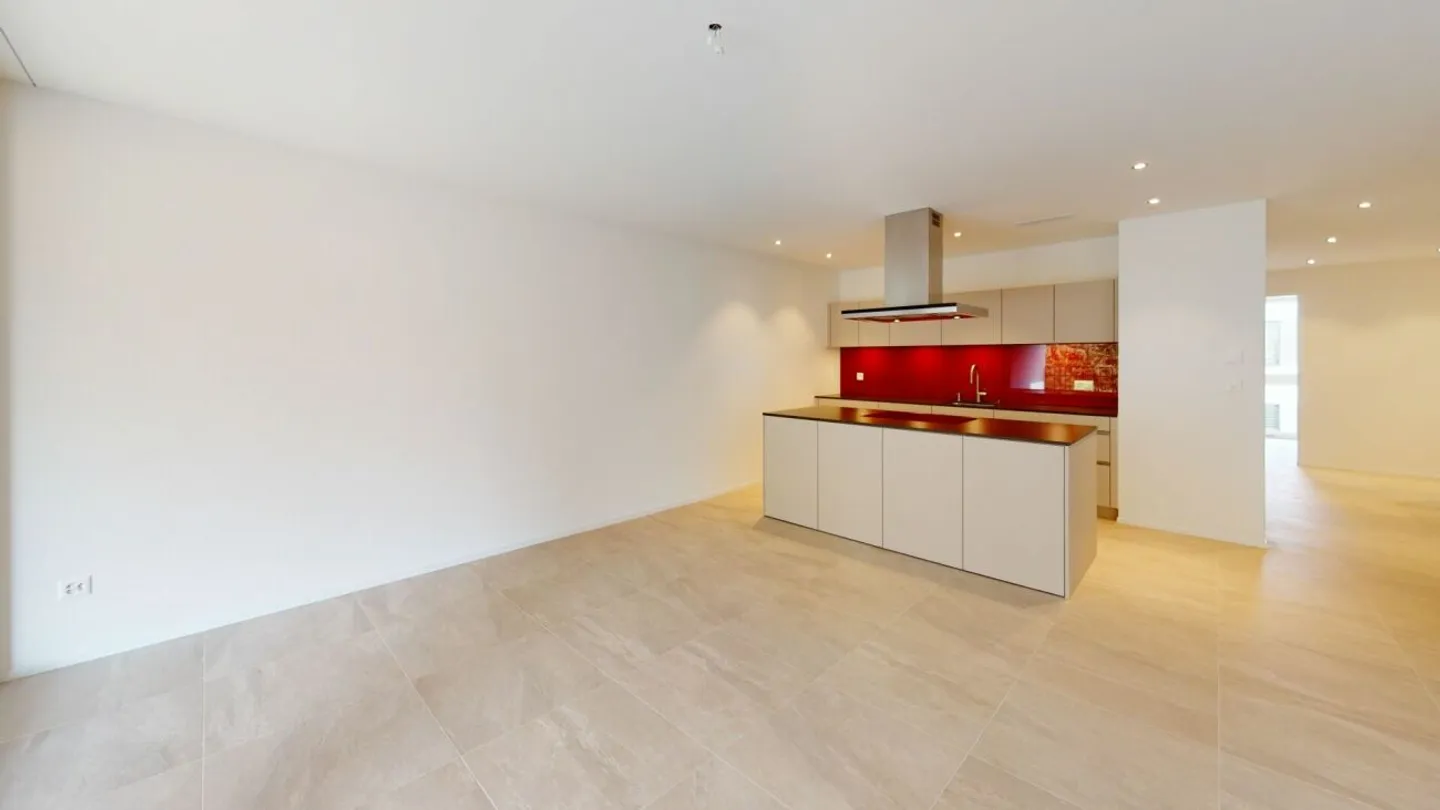 Appartamento moderno di 3,5 stanze con ampio balcone a Zeihen - Foto 1 di 13