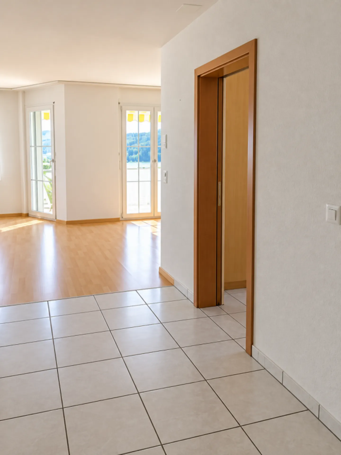 Wohnen mit Weitblick - 4.5-Zimmer-Wohnung mit See- und Bergsicht - Photo 10 of 13
