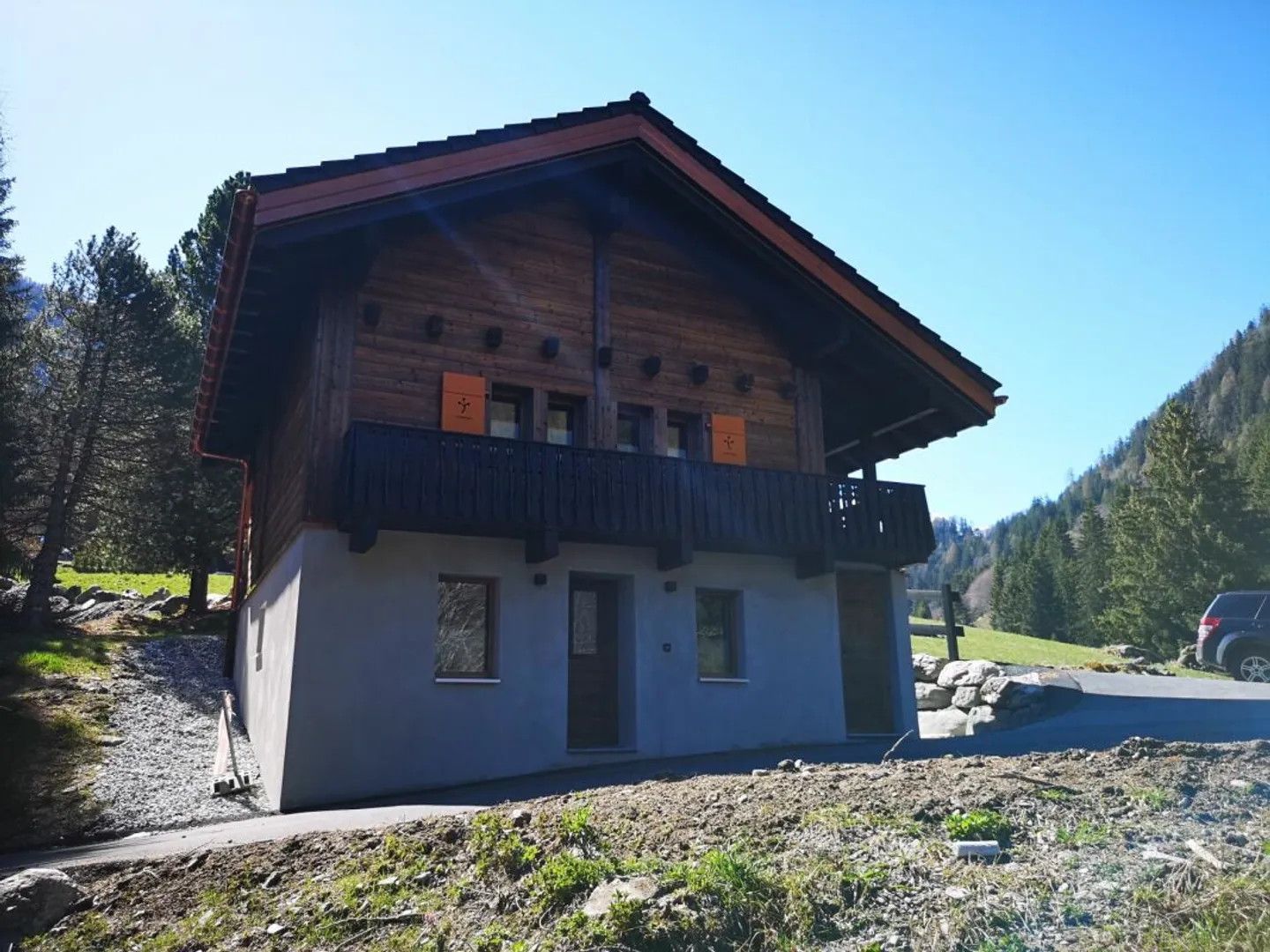 Chalet 4.5 Zimmer in PPE - Ausgezeichnetes Vermietungspotenzial - Foto 2 von 13
