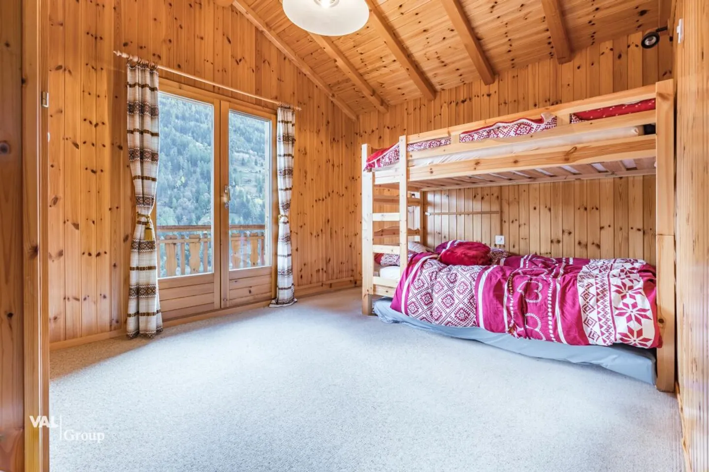 Charming chalet in the Val d'Hérens - Photo 11 of 13