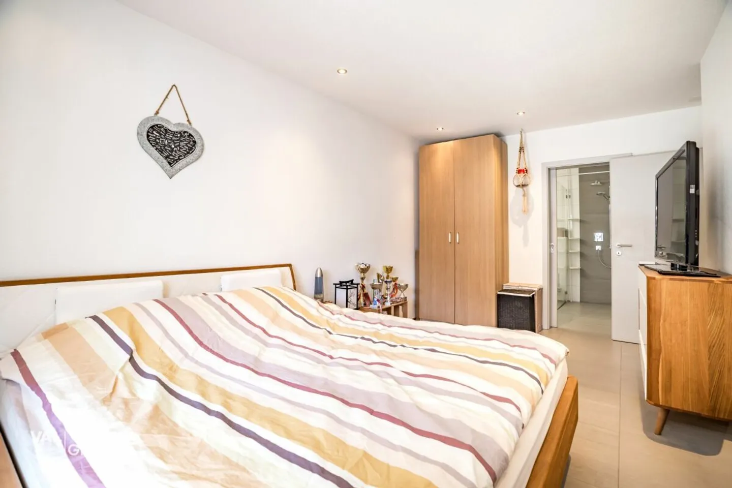 Appartamento moderno di 3,5 locali con balcone eccezionalmente grande e comfort abitativo di alto livello - Foto 5 di 13