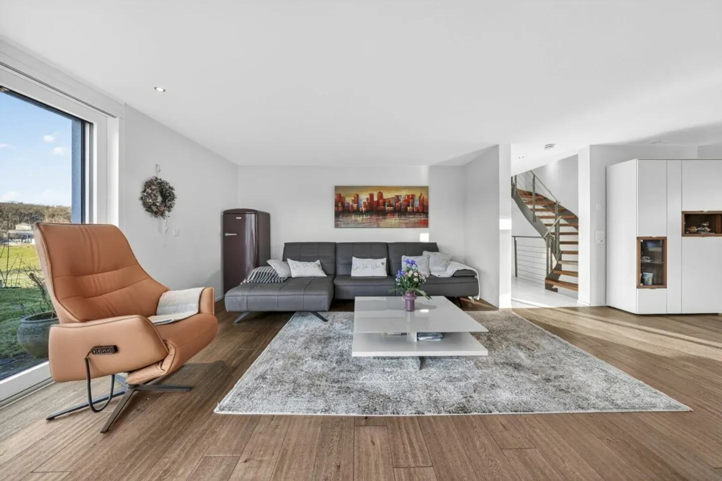 Charmantes Familienhaus mit Eleganz - Foto 3 von 13