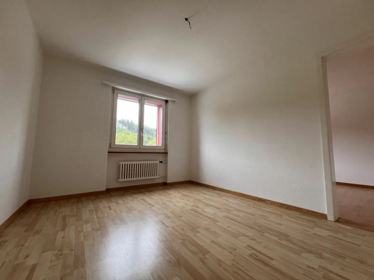 Attractive and affordable 4.5-room apartment - Photo 3 of 8