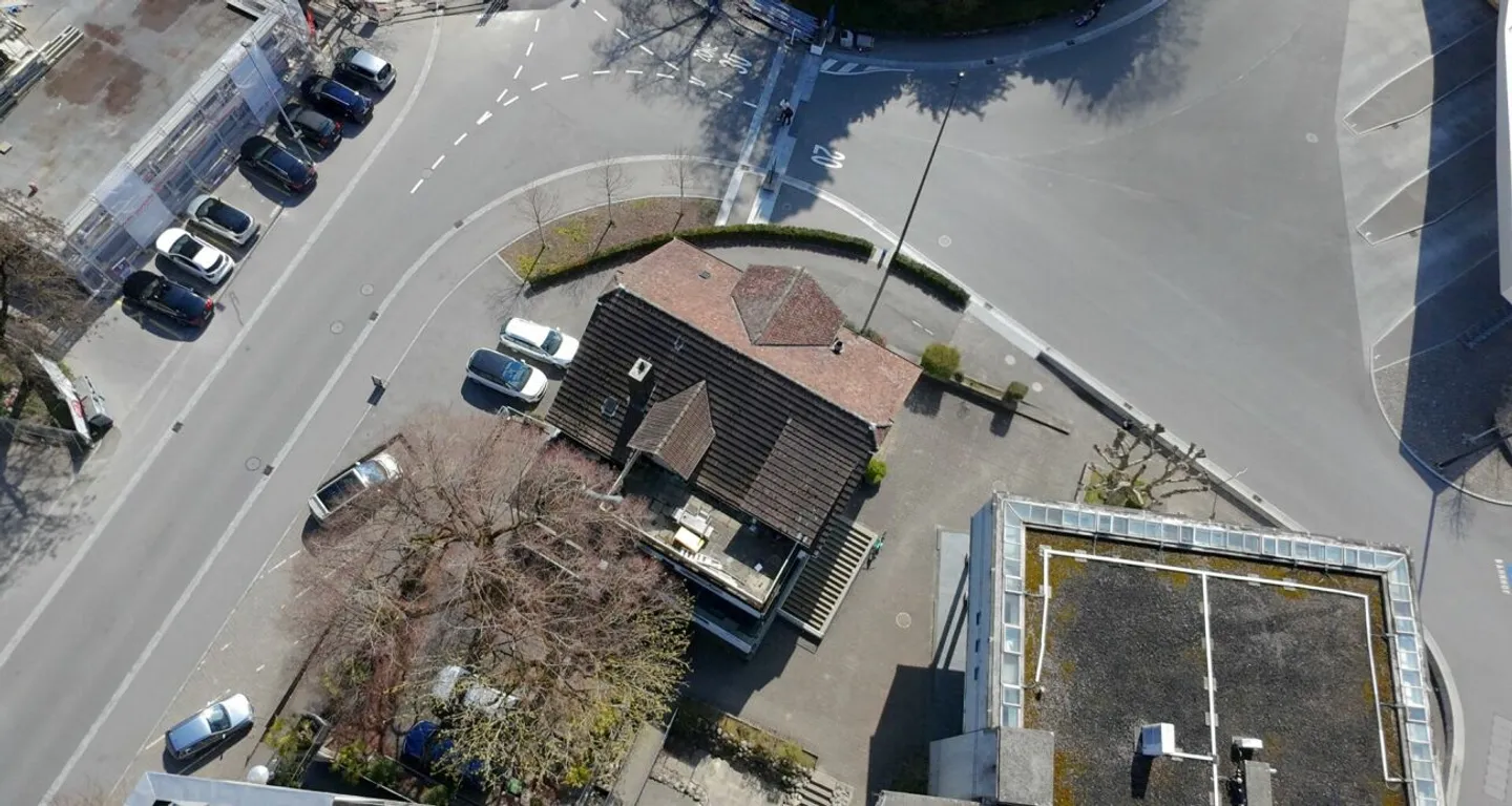 Attractive investment property with great development potential, prime location at the train station! - Photo 6 of 6