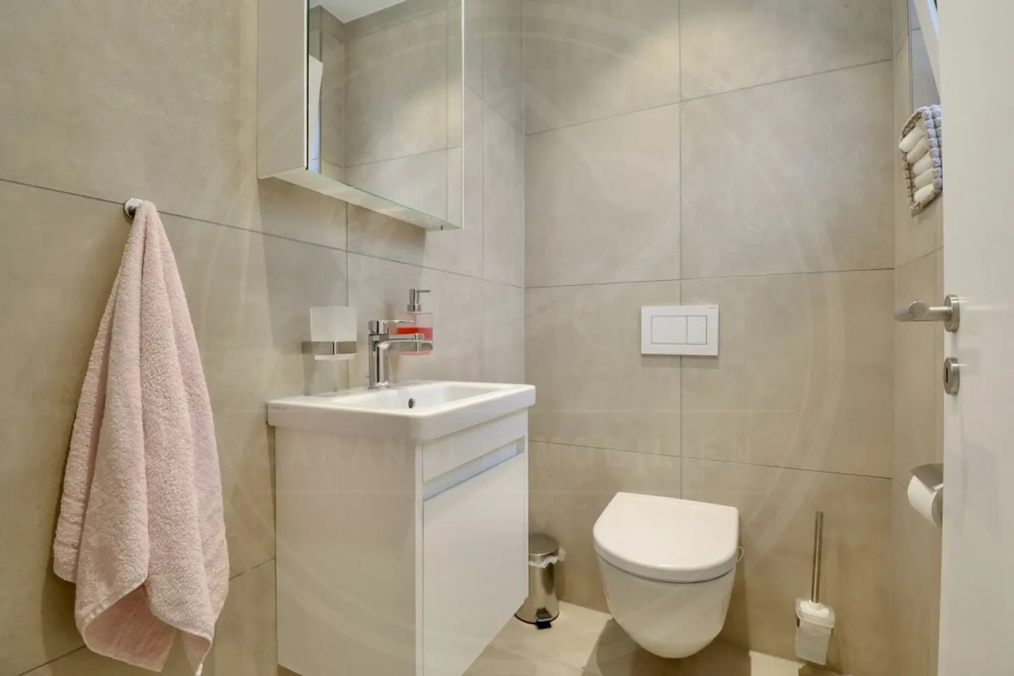 Spacious semi-detached family house with plenty of space for the whole family in Birrhard - Photo 6 of 13