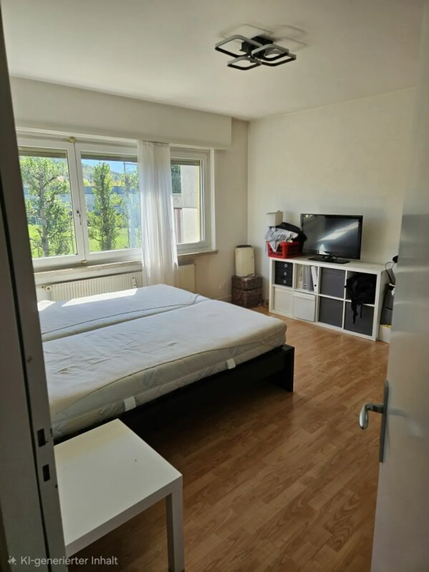 Charming Apartment with Balcony - Photo 13 of 13