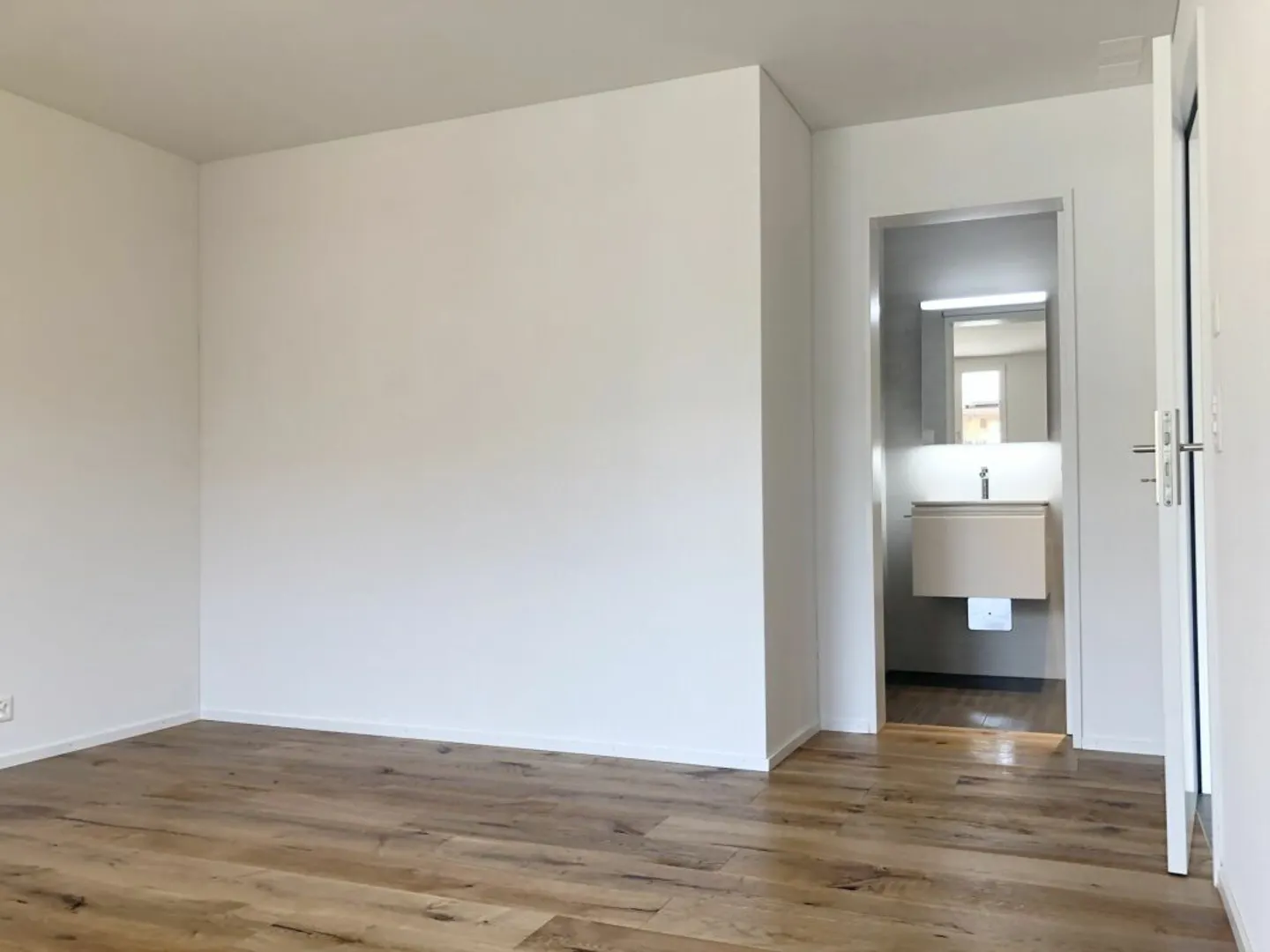 grosszügige 3.5-Zi. Wohnung mit Charme - Foto 6 di 13