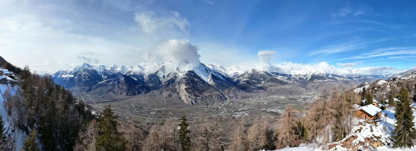 Charakterchalet mit 2 Nebengebäuden und großem Grundstück in Haute-Nendaz! - Foto 6 von 13