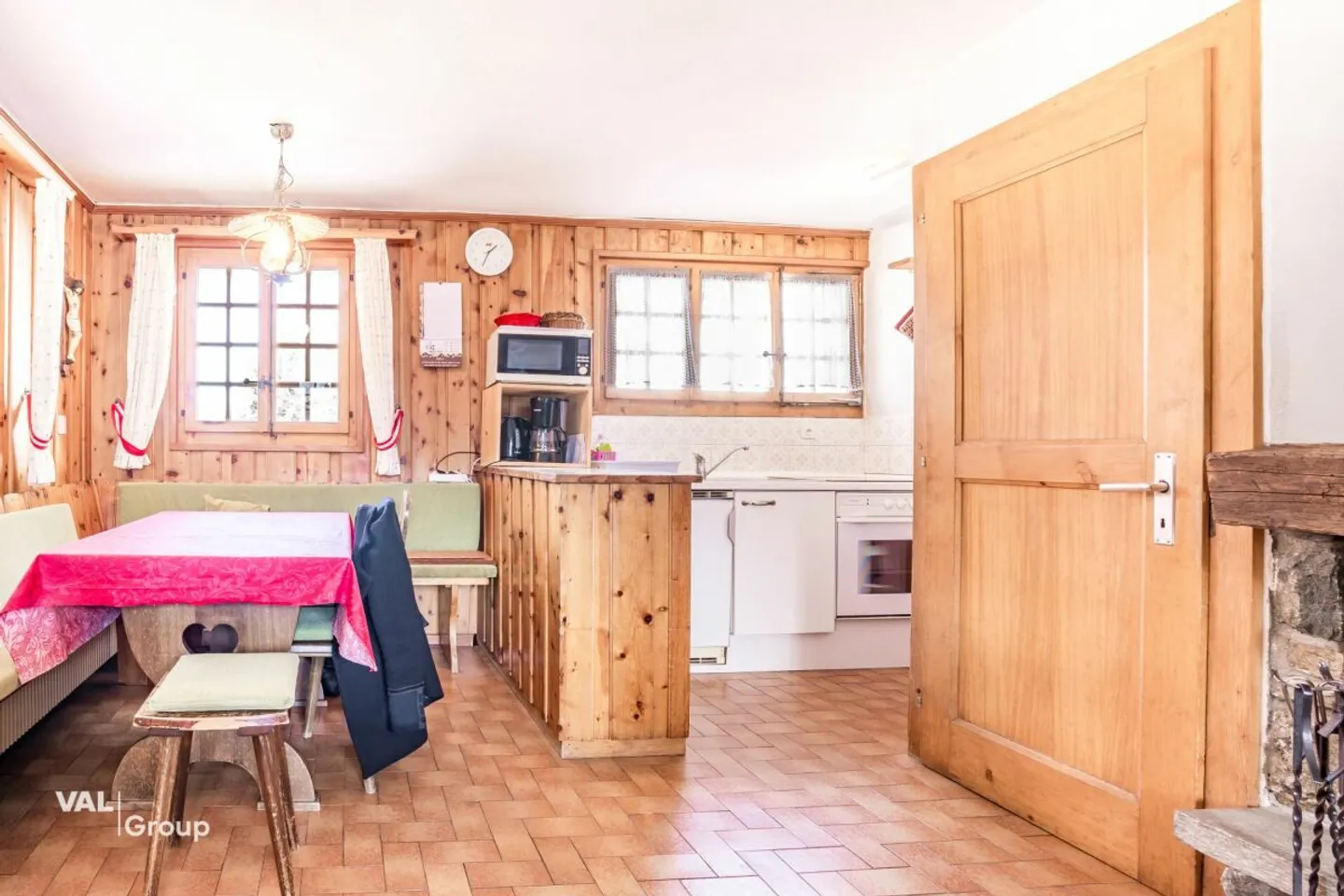 Chalet incantevole nel cuore di Ayer con vista mozzafiato - Foto 4 di 11