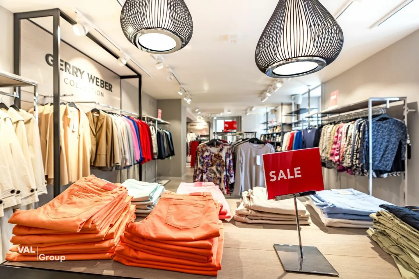 Spazio commerciale unico direttamente nella vivace piazza di Brig - Foto 10 di 13