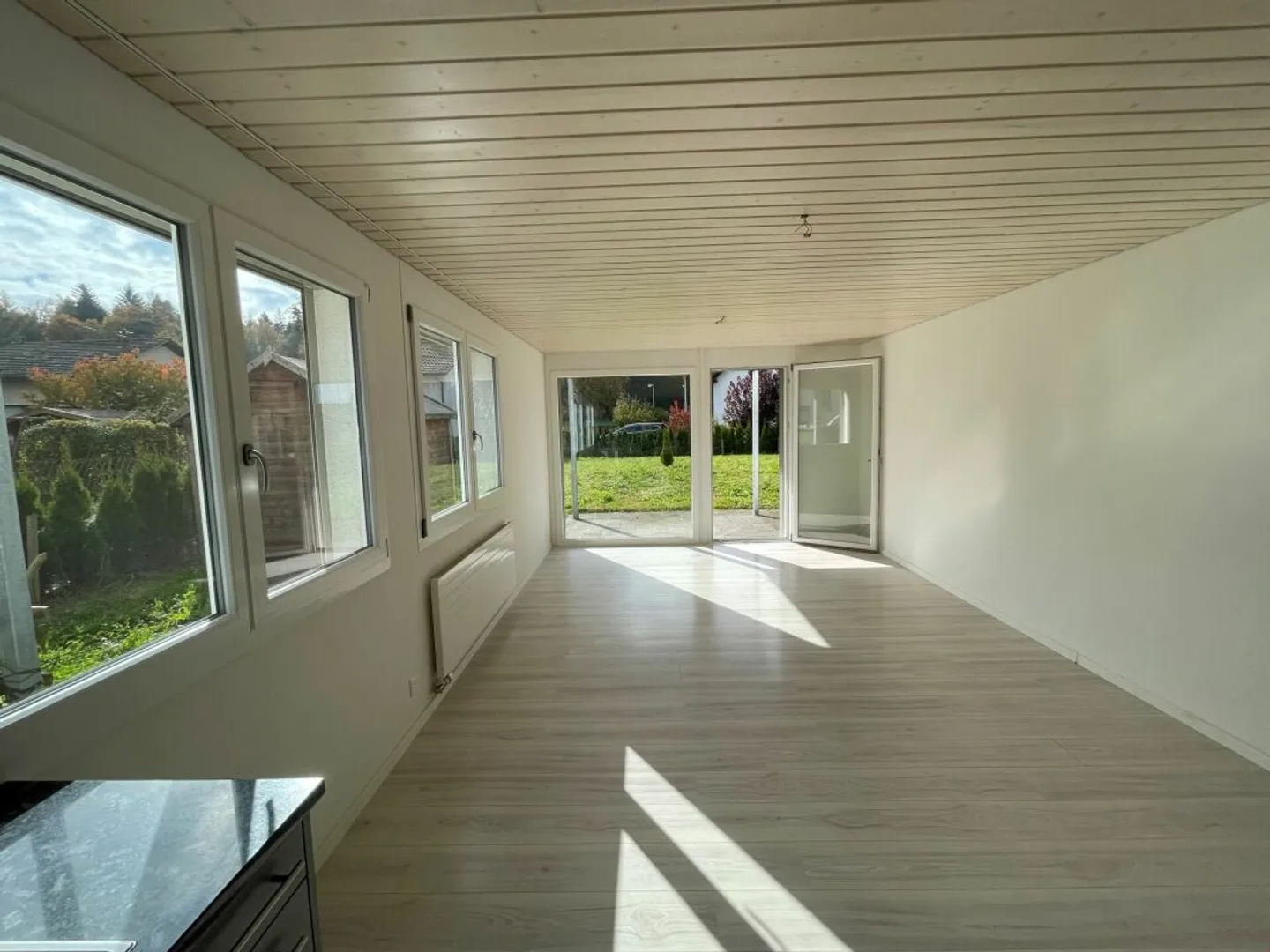 3.5 Room Sunny Garden Apartment - Photo 5 of 13