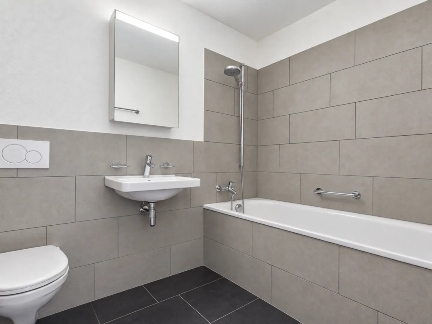 Stupendo appartamento di 3,5 locali con grande loggia - Foto 7 di 8