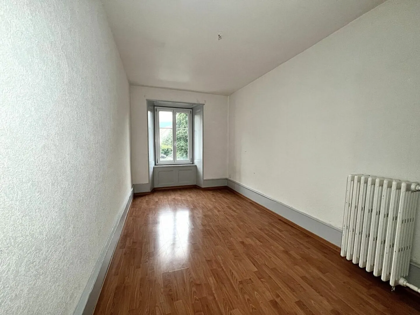 Spacious 3.5-room apartment for rent in Locle - Photo 6 of 6