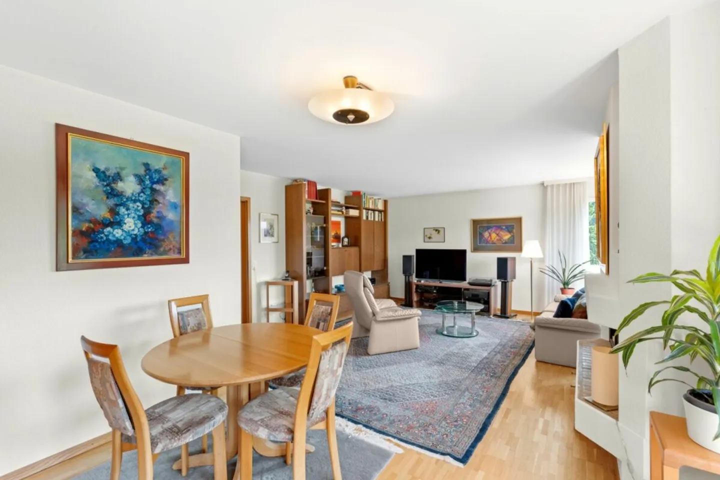 3.5-Zimmer-Topgeschosswohnung mit Cheminée und Parkplatz - Photo 5 sur 11