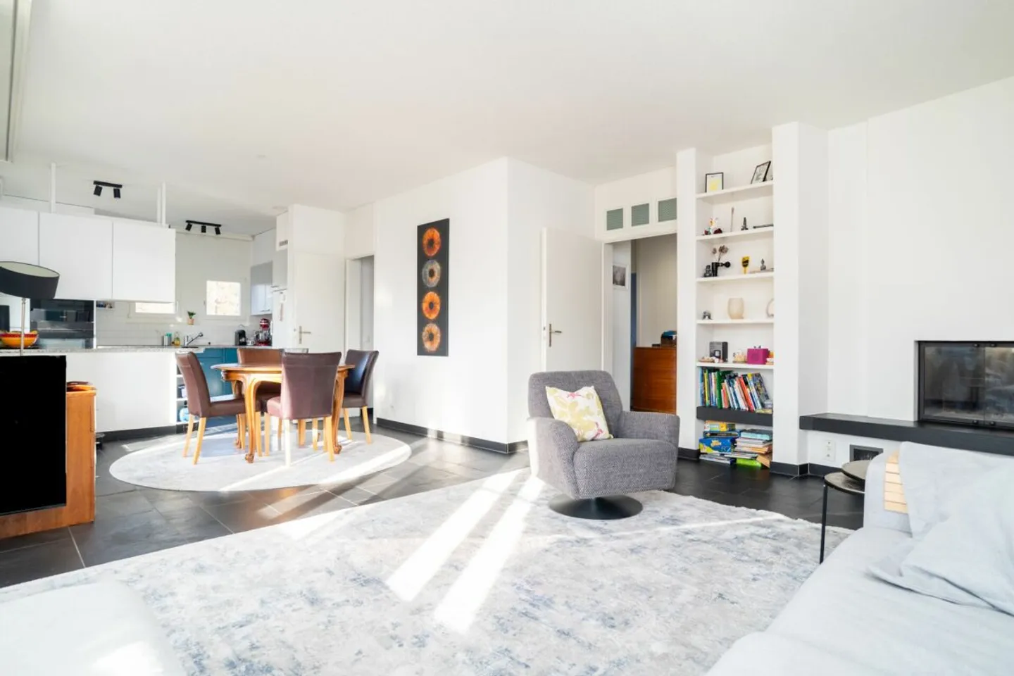 Stylish 6.5-room maisonette apartment with studio in a great location - Photo 3 of 13