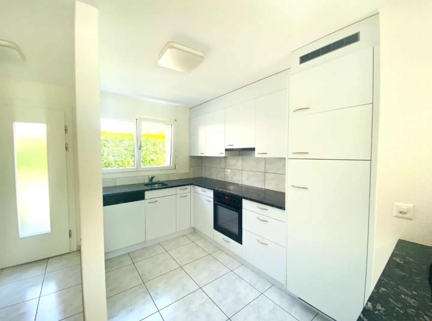 5.5 Room Semi-Detached House in Caslano for Rent - Photo 4 of 13