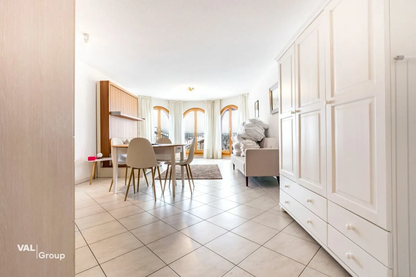 Small, fine & profitable - Studio with underground parking - Photo 4 of 9