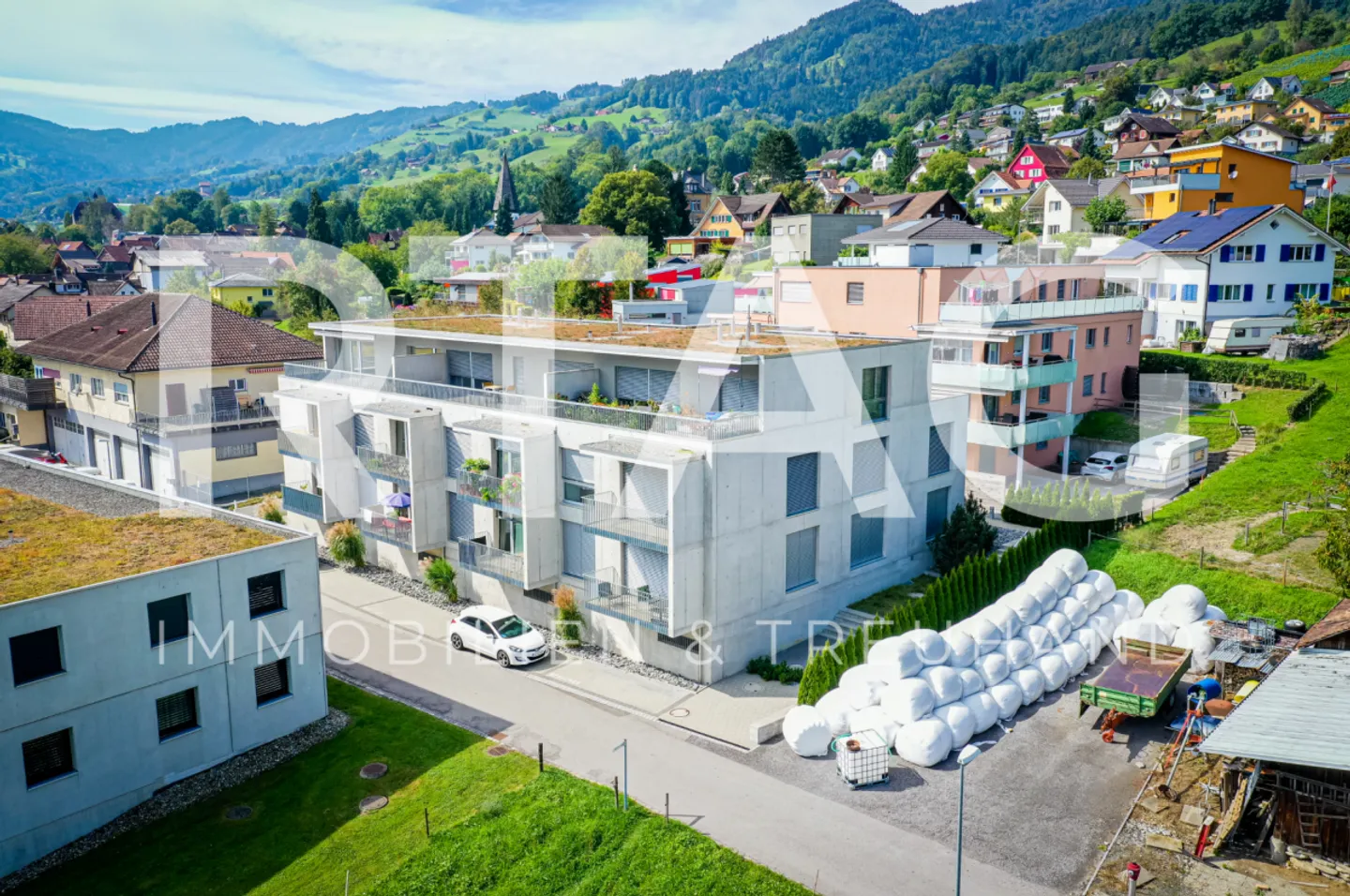 3.5 Room Apartment - Photo 1 of 11